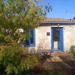 Oda ve Kahvaltı La Cadournaise 3*