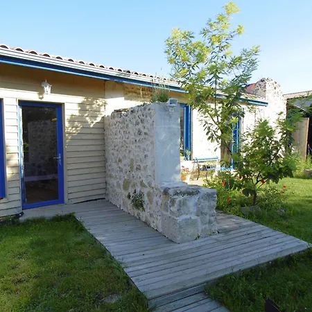 La Cadournaise Bed & Breakfast 3*